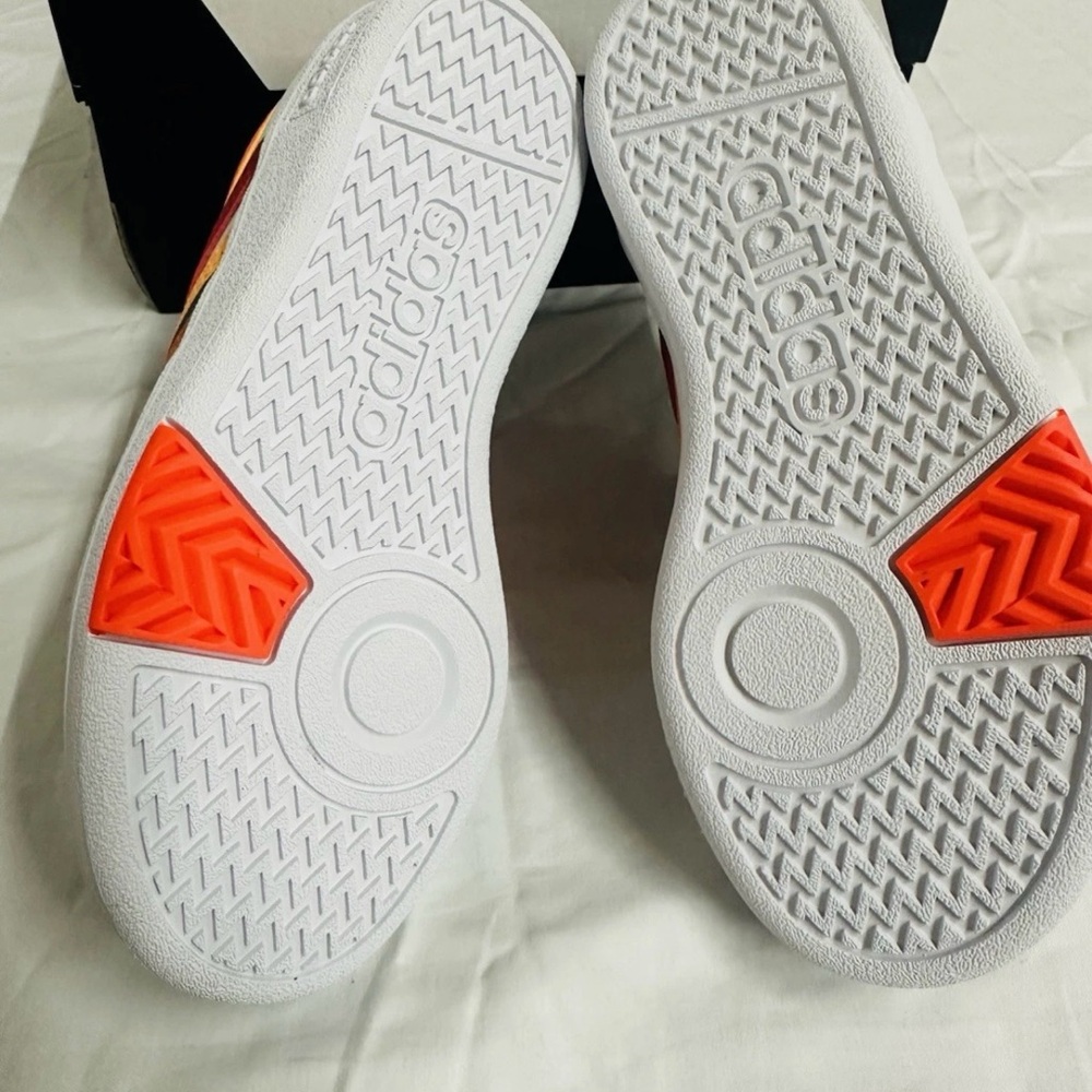 Adidas Kids Sneakers,unisex size 13 .New with box .R14 - Picture 5 of 8